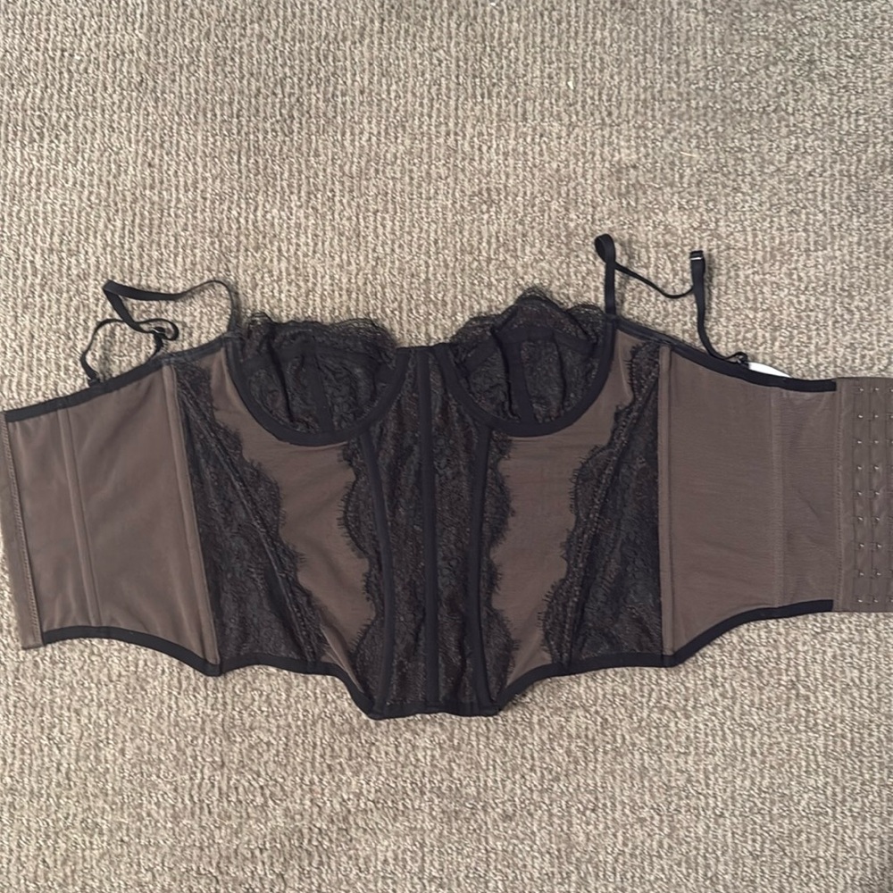 Urban outfitters corset top size medium
